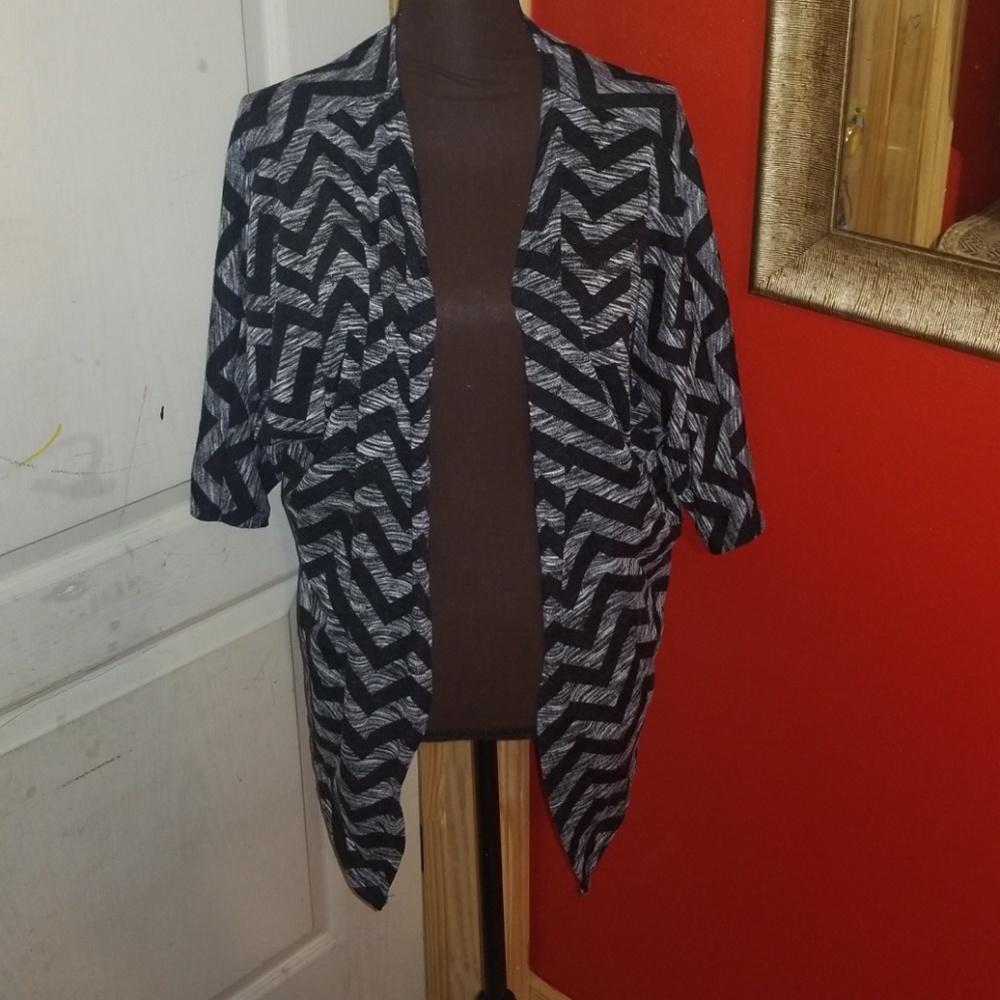 (2 for $10)Size M cardigan
